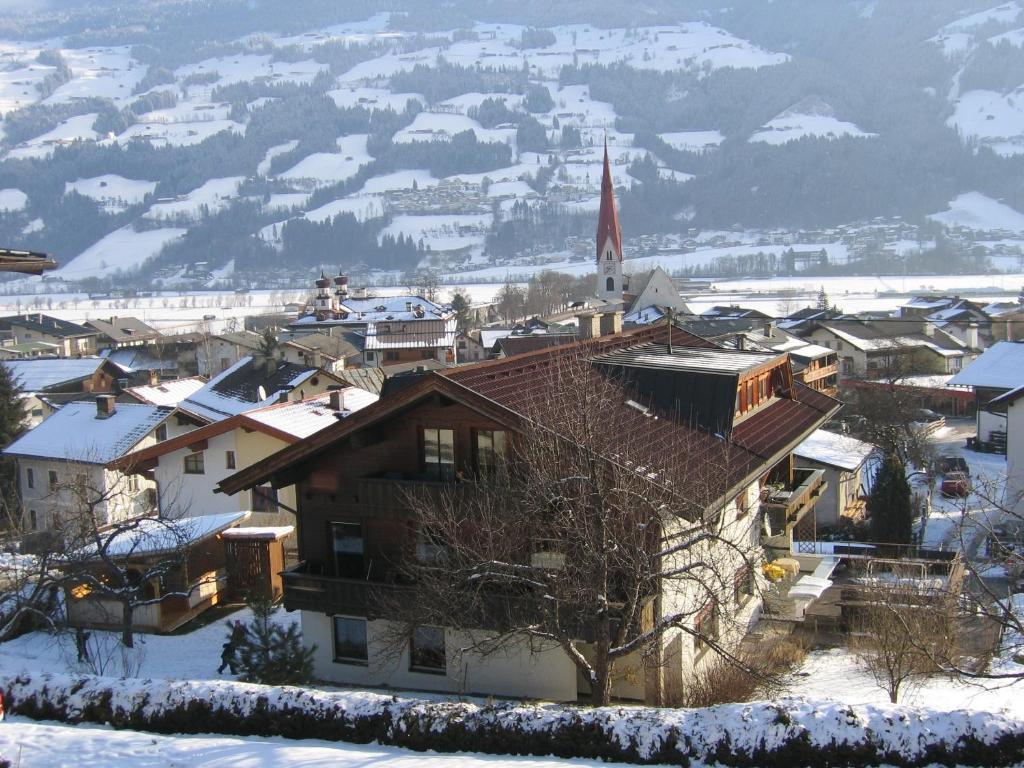 Alpenhaus Pfister Apartment Fuegen Exterior photo